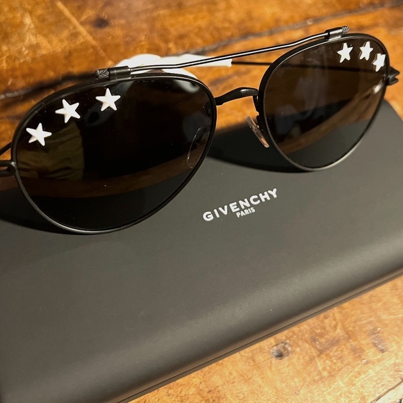 Authentic Givenchy Riccardo Tisci Black Star Lens Sunglasses [NEVER WORN]